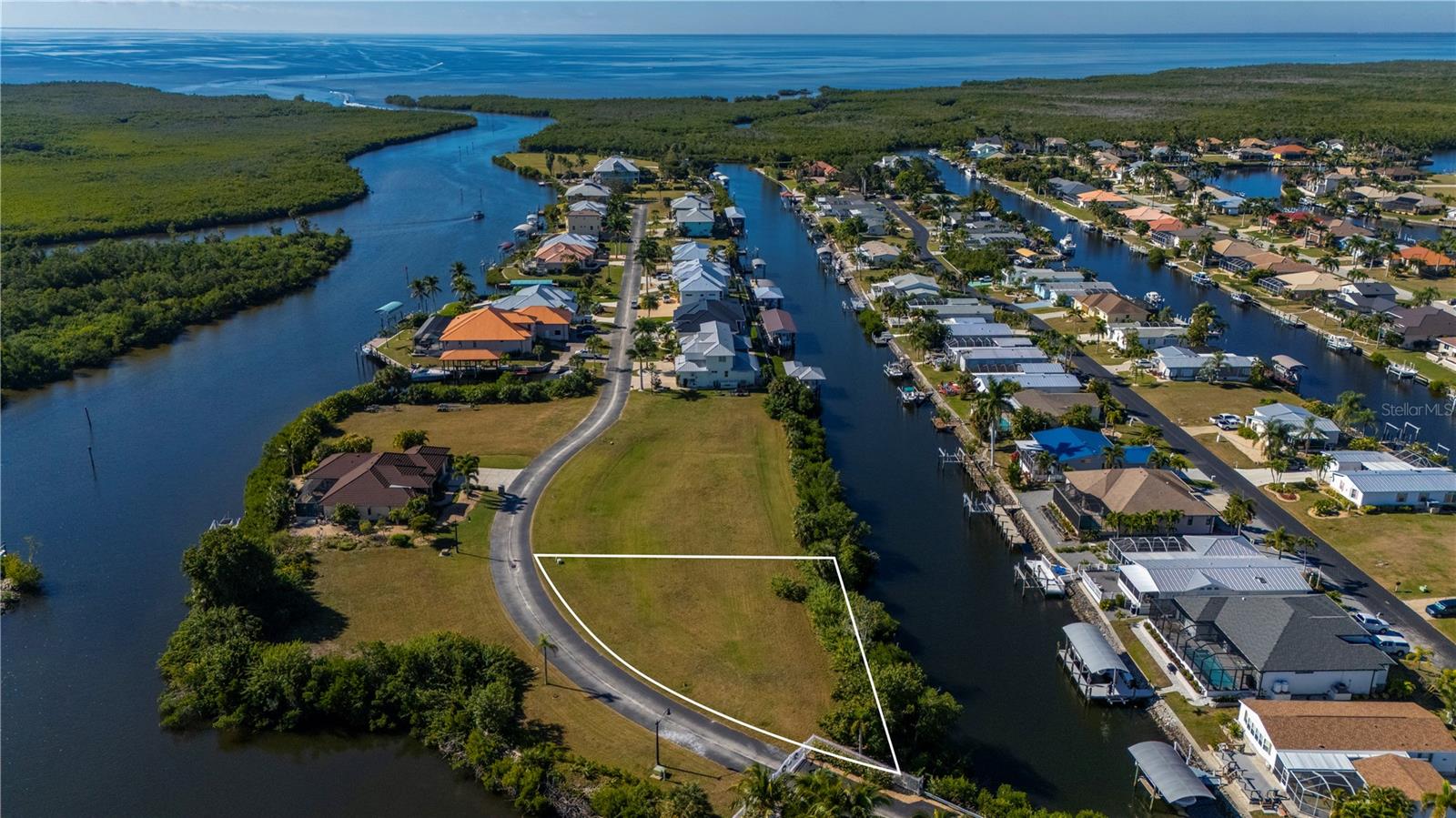 5407 Sea Edge Dr Property Photo 1