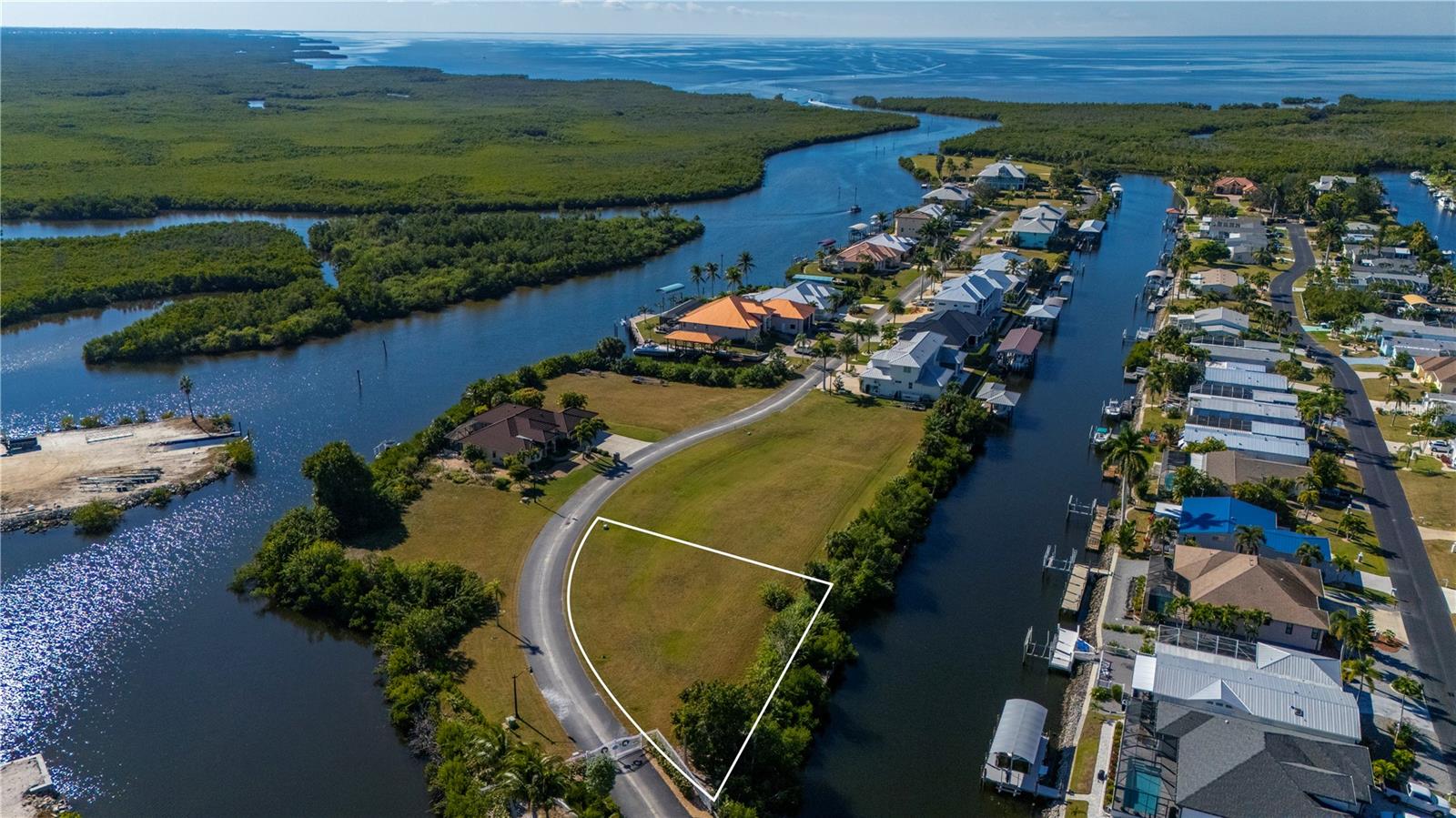 5407 Sea Edge Dr Property Photo 3