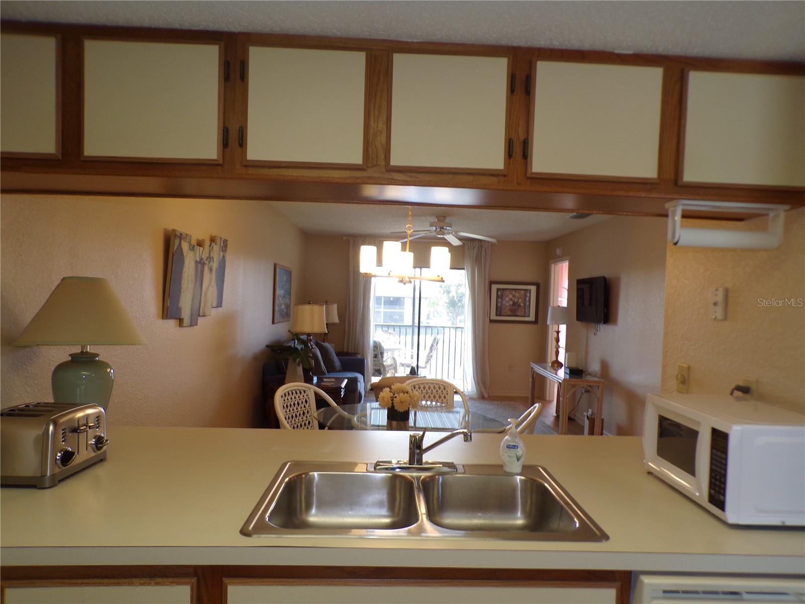 4016 Oakview Dr #j9 Property Photo 2