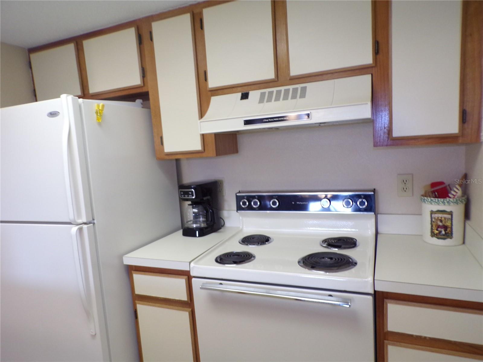 4016 Oakview Dr #j9 Property Photo 4
