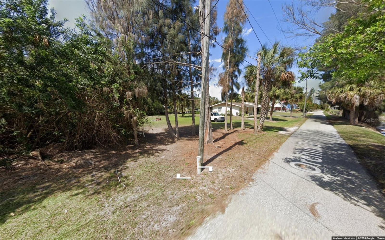 429 Orchid Dr Property Photo 3