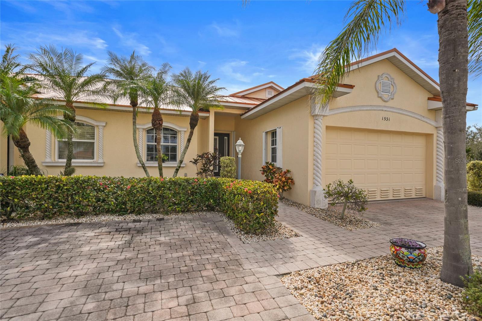 Admirals Point Ph 01 Real Estate Listings Main Image