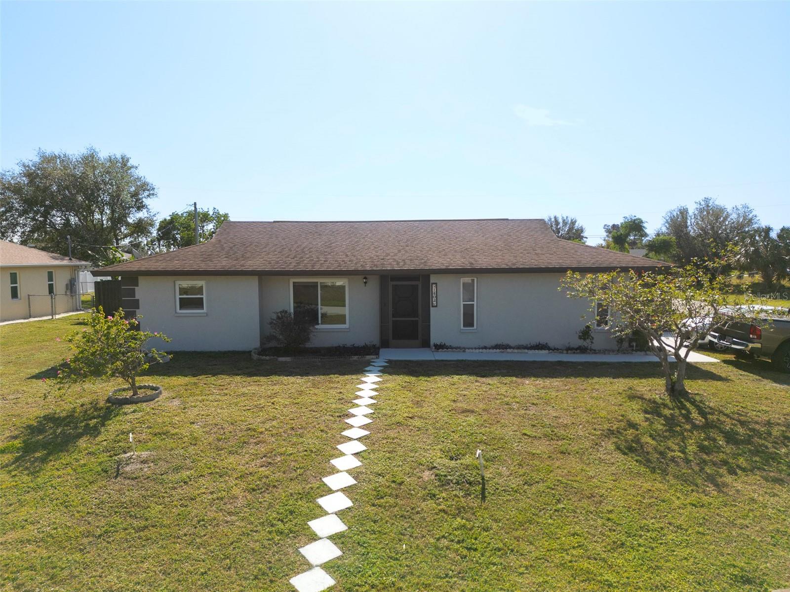 33904 Real Estate Listings Main Image