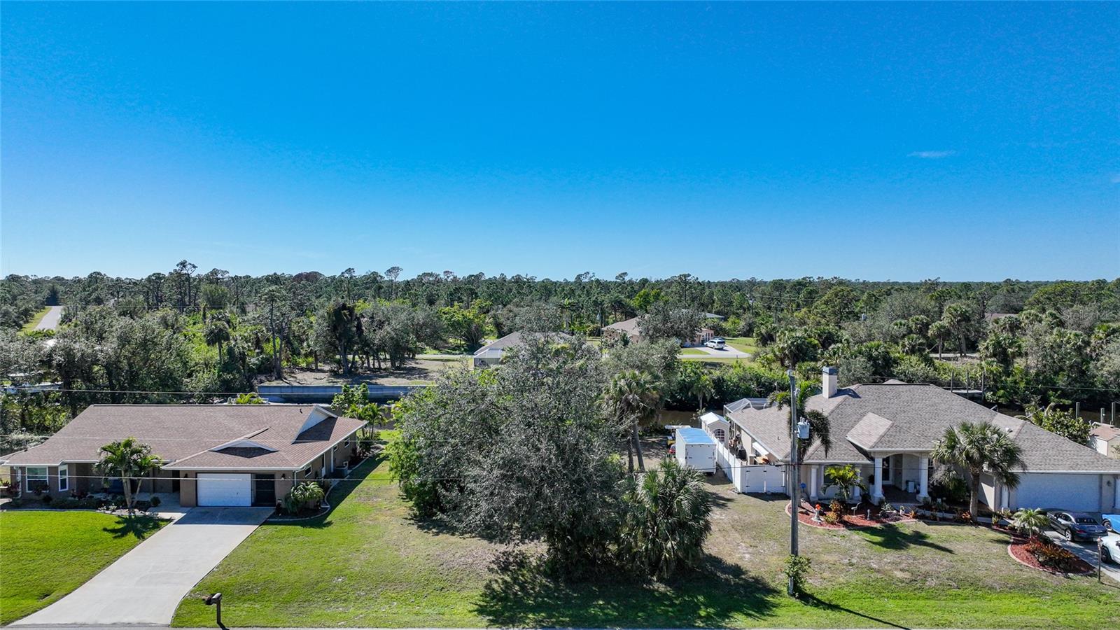 3455 Montgomery Dr Property Photo 2