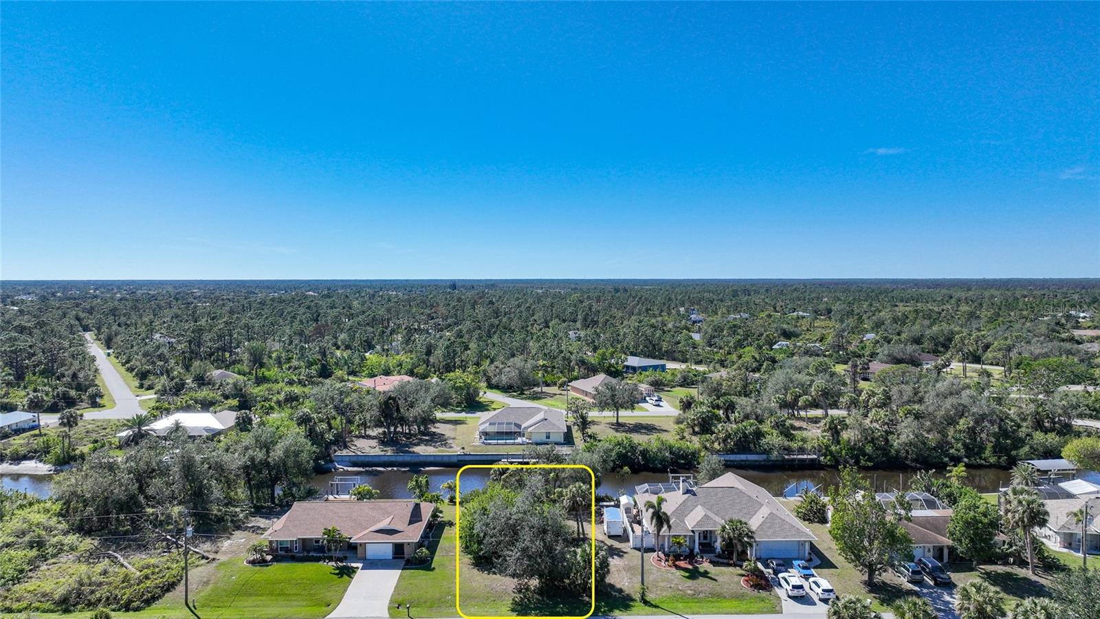 3455 Montgomery Dr Property Photo 3