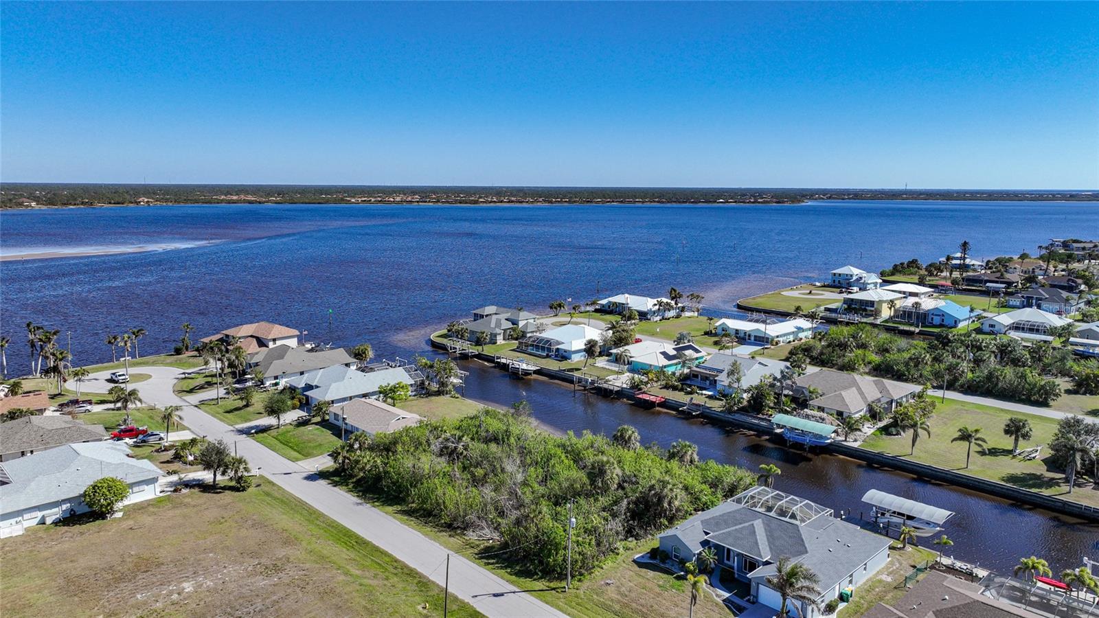 2354 Pappas Ter Property Photo 3