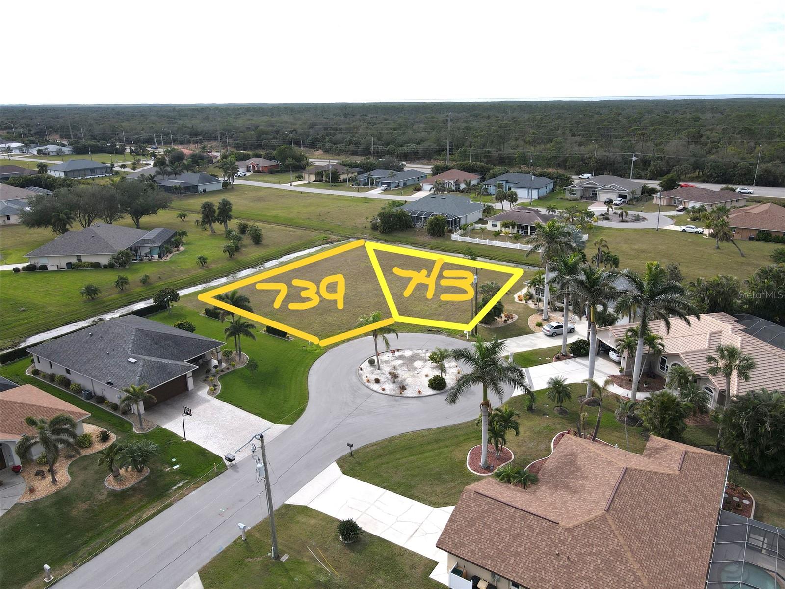 739 Trumpet Tree Property Photo 4