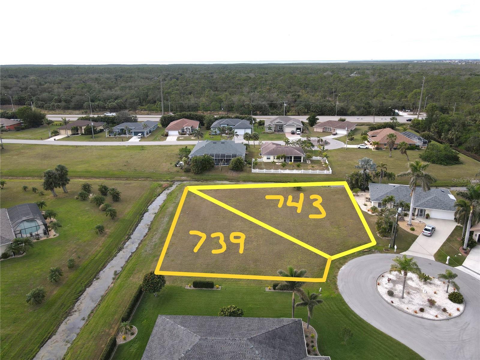 739 Trumpet Tree Property Photo 5