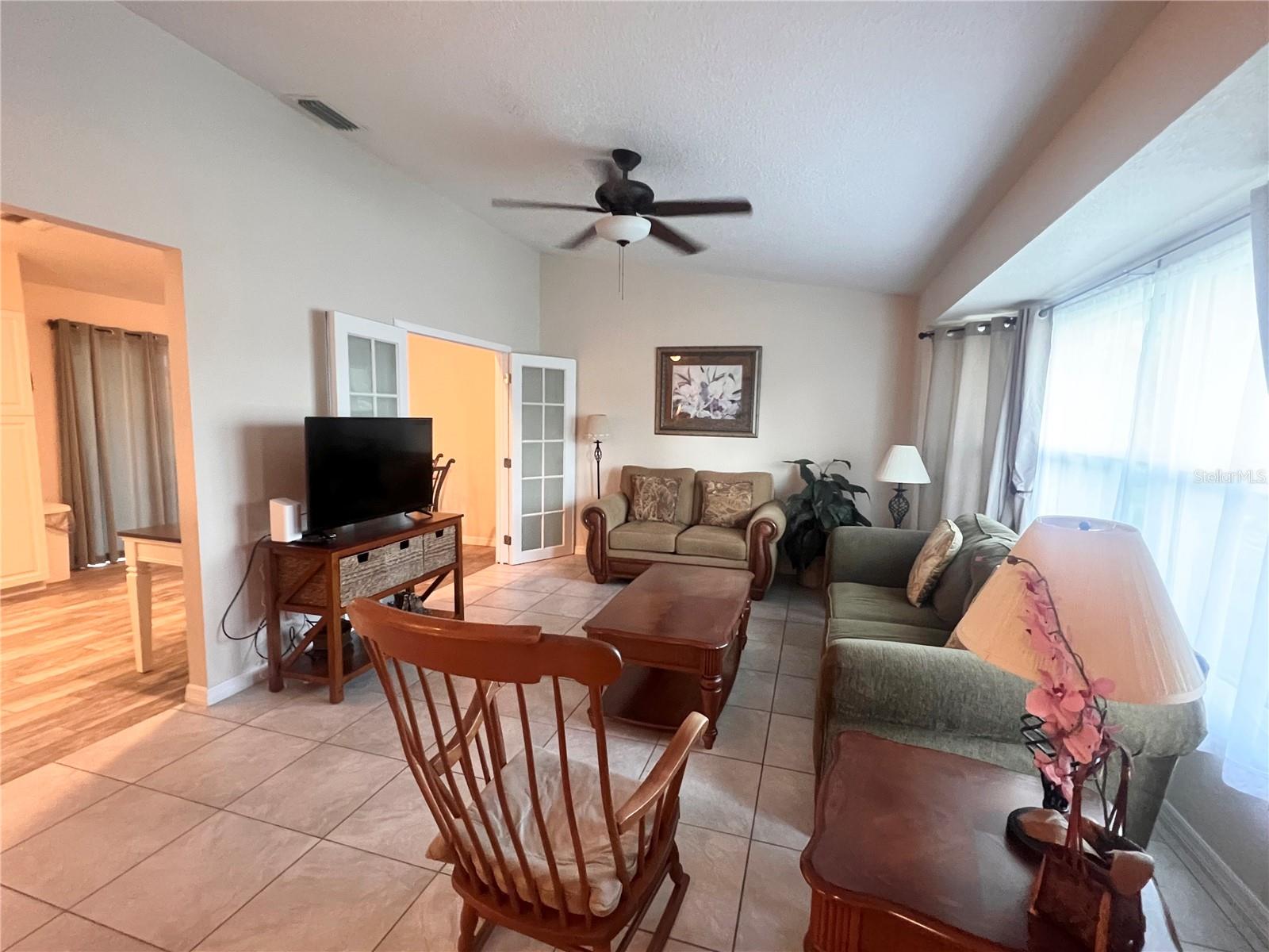 20362 Emerald Ave Property Photo 2