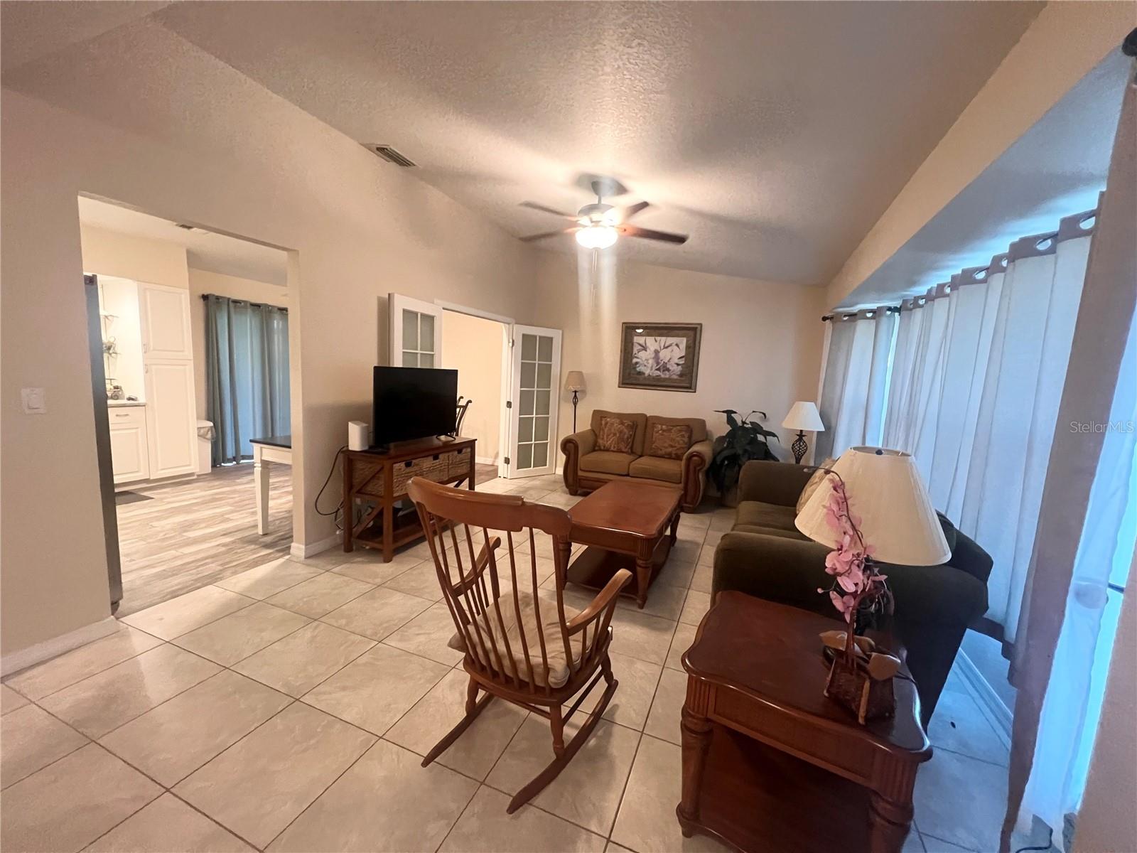 20362 Emerald Ave Property Photo 3