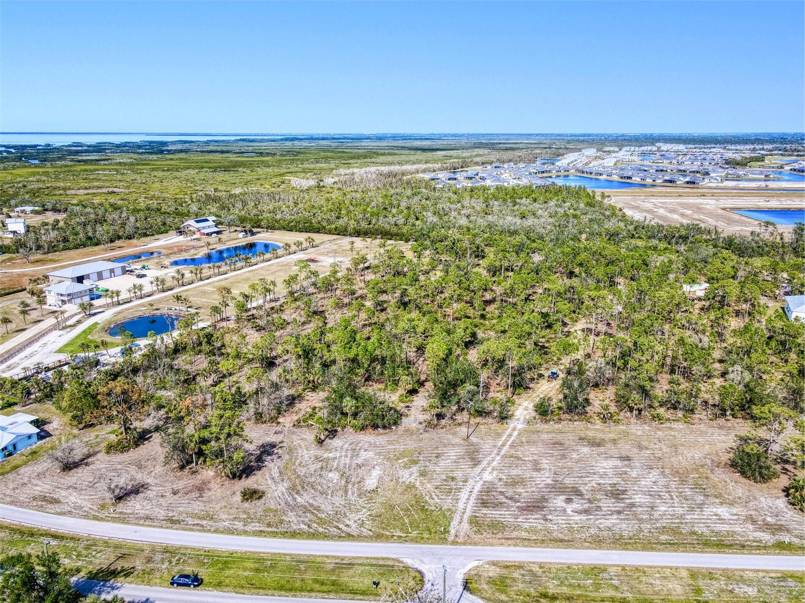 24552 Yacht Club Blvd Property Photo 4