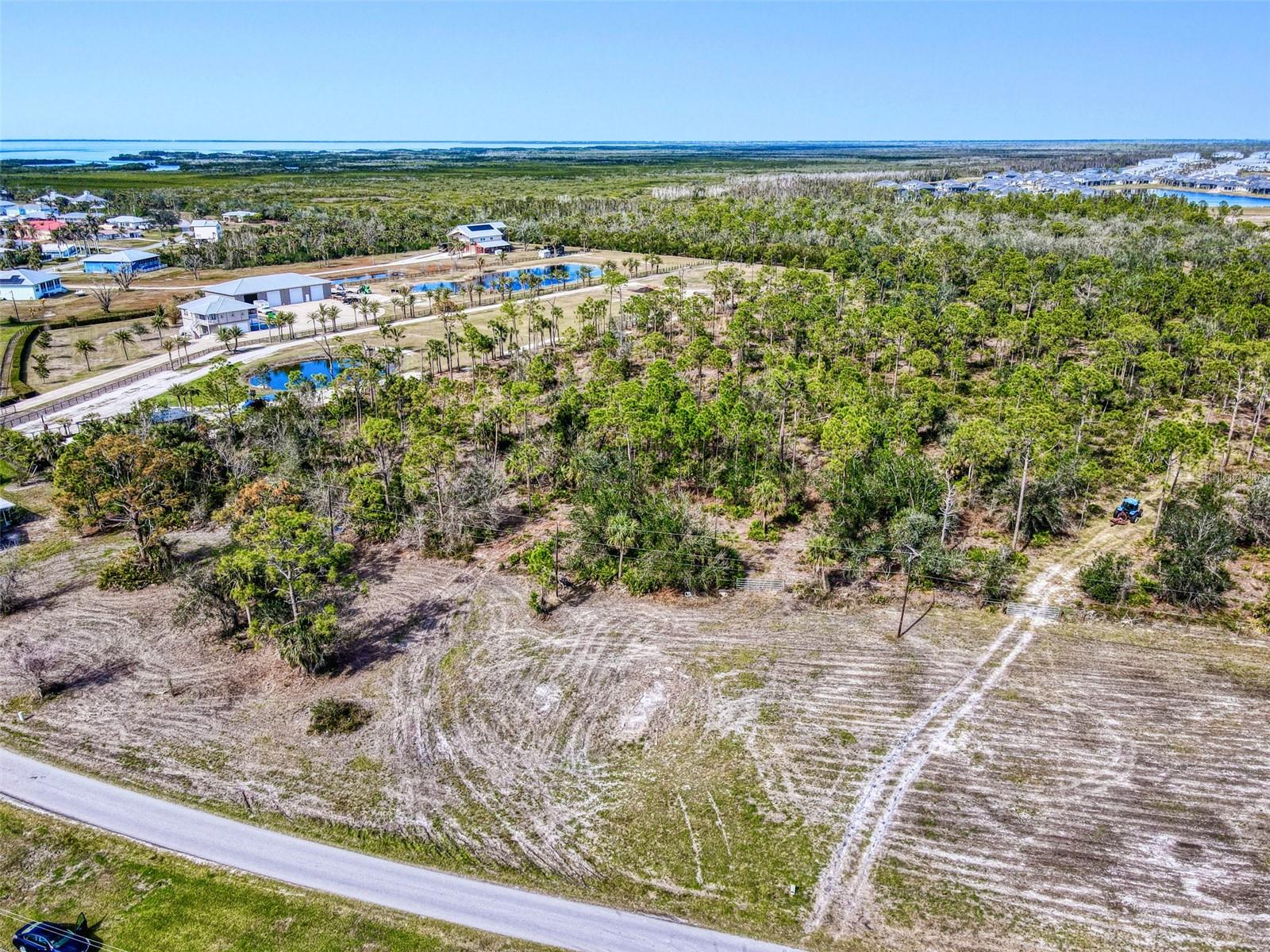24552 Yacht Club Blvd Property Photo 6