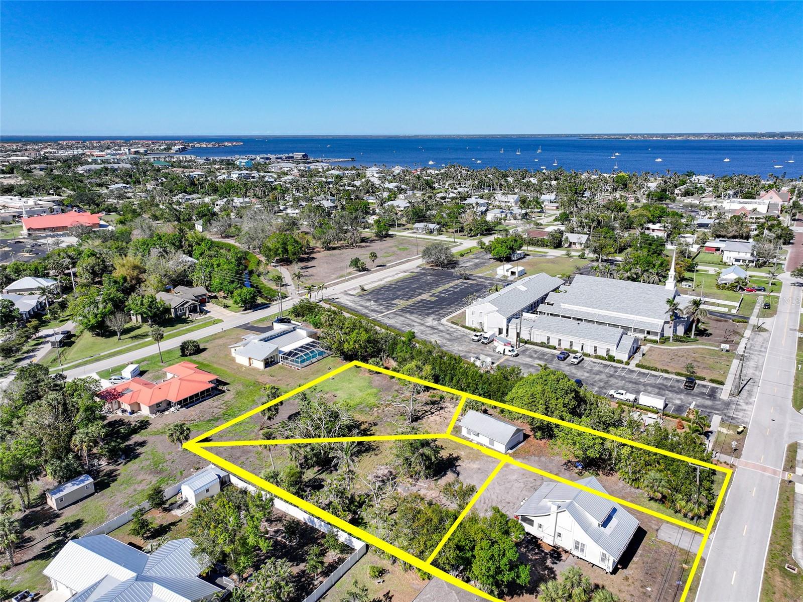 479 & 509 Gill St Property Photo