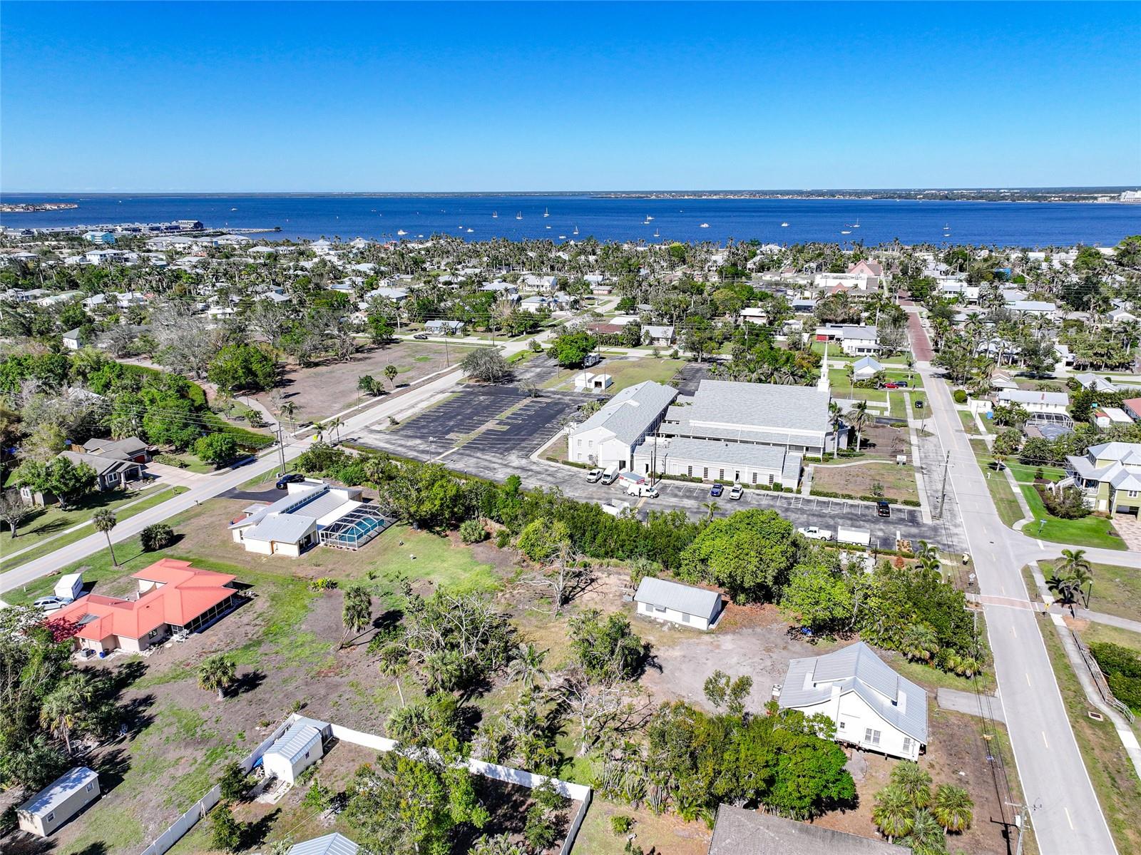 479 & 509 Gill St Property Photo 3