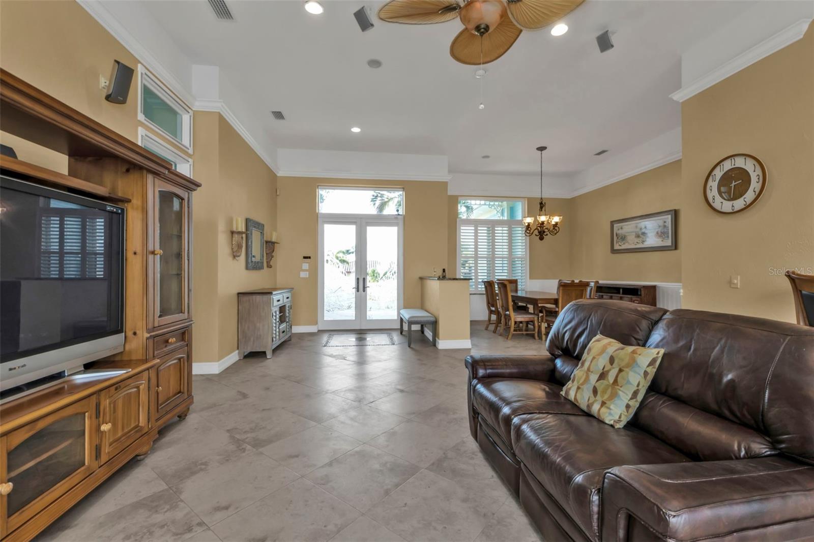 960 Messina Dr Property Photo 18