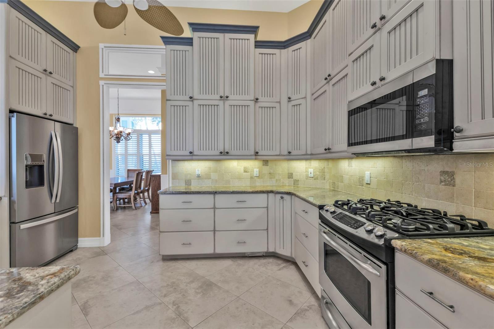 960 Messina Dr Property Photo 23