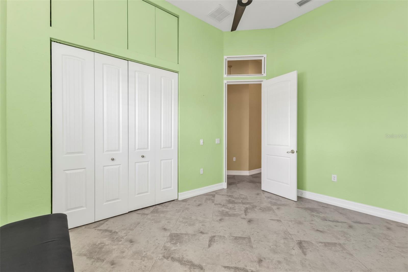 960 Messina Dr Property Photo 41