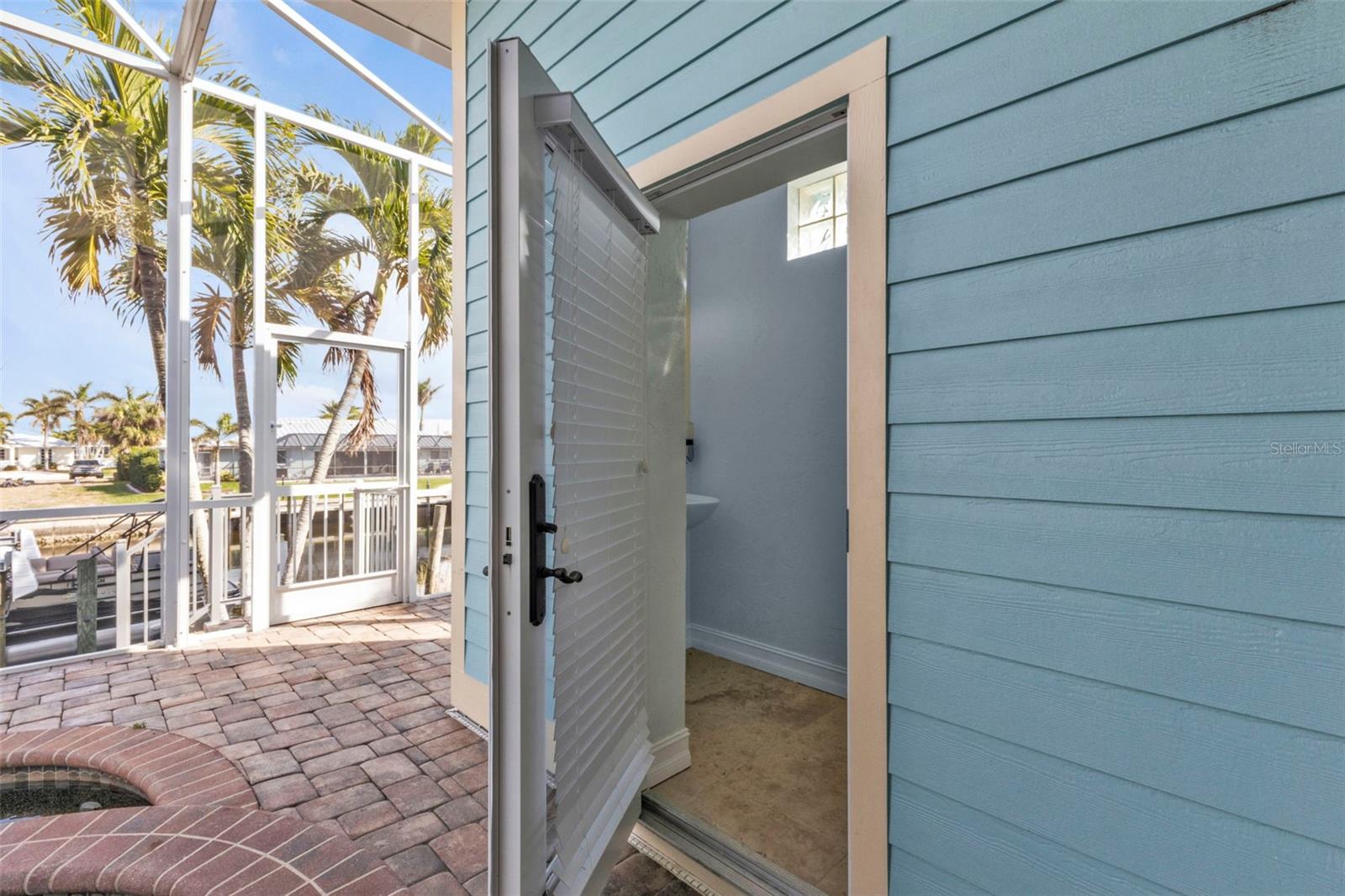 960 Messina Dr Property Photo 54