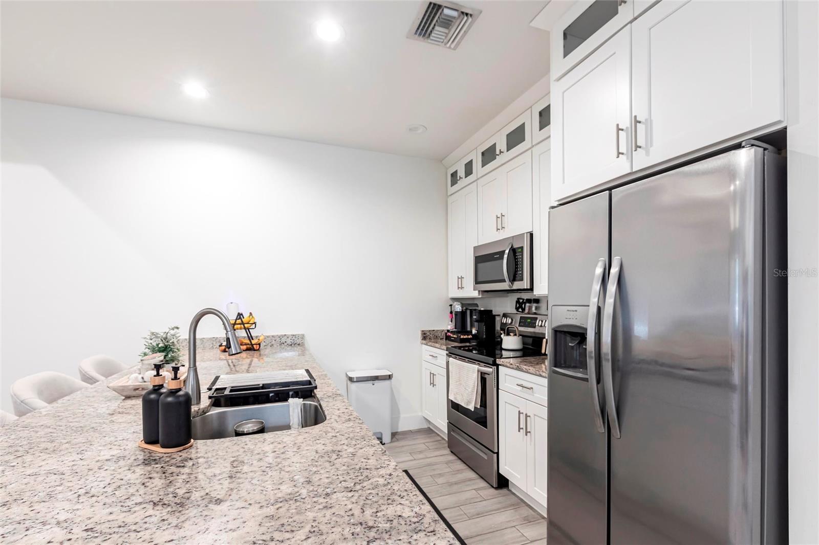 2709 Magdalina Dr #101 -102b Property Photo 8