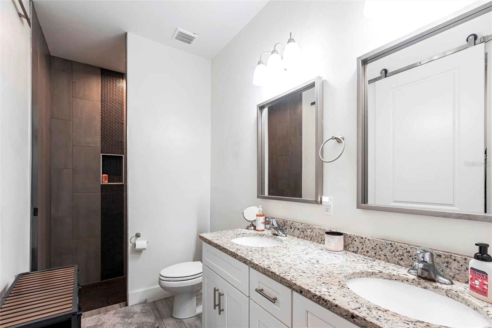 2709 Magdalina Dr #101 -102b Property Photo 14