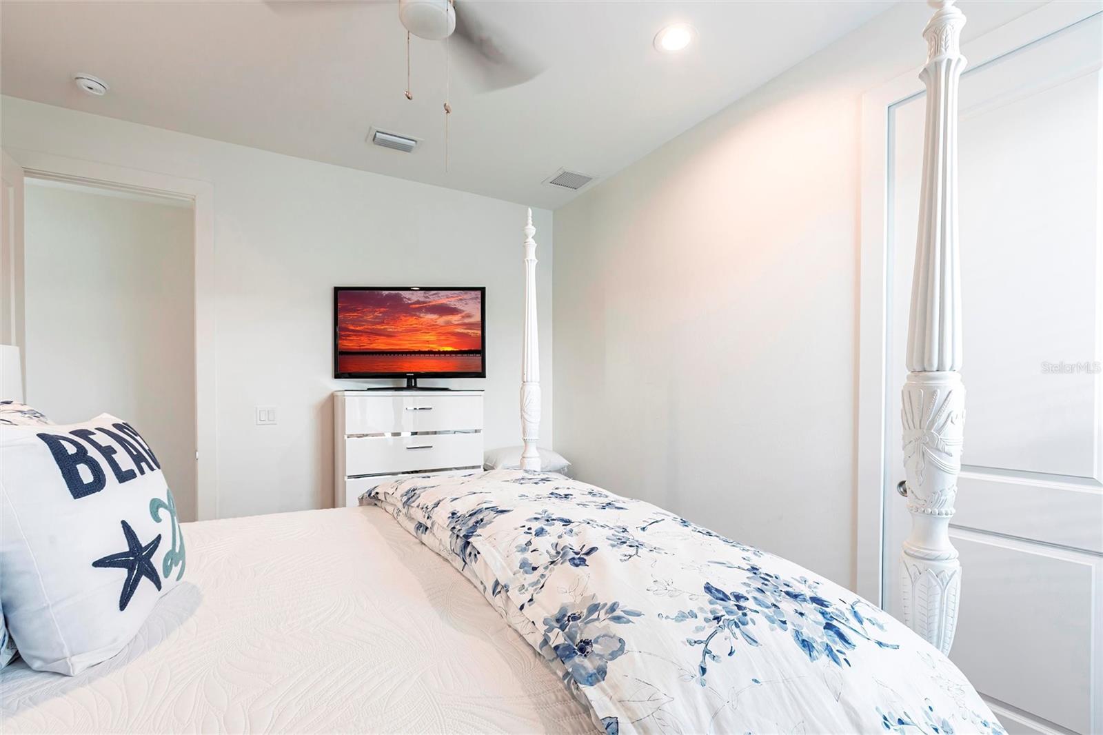 2709 Magdalina Dr #101 -102b Property Photo 38