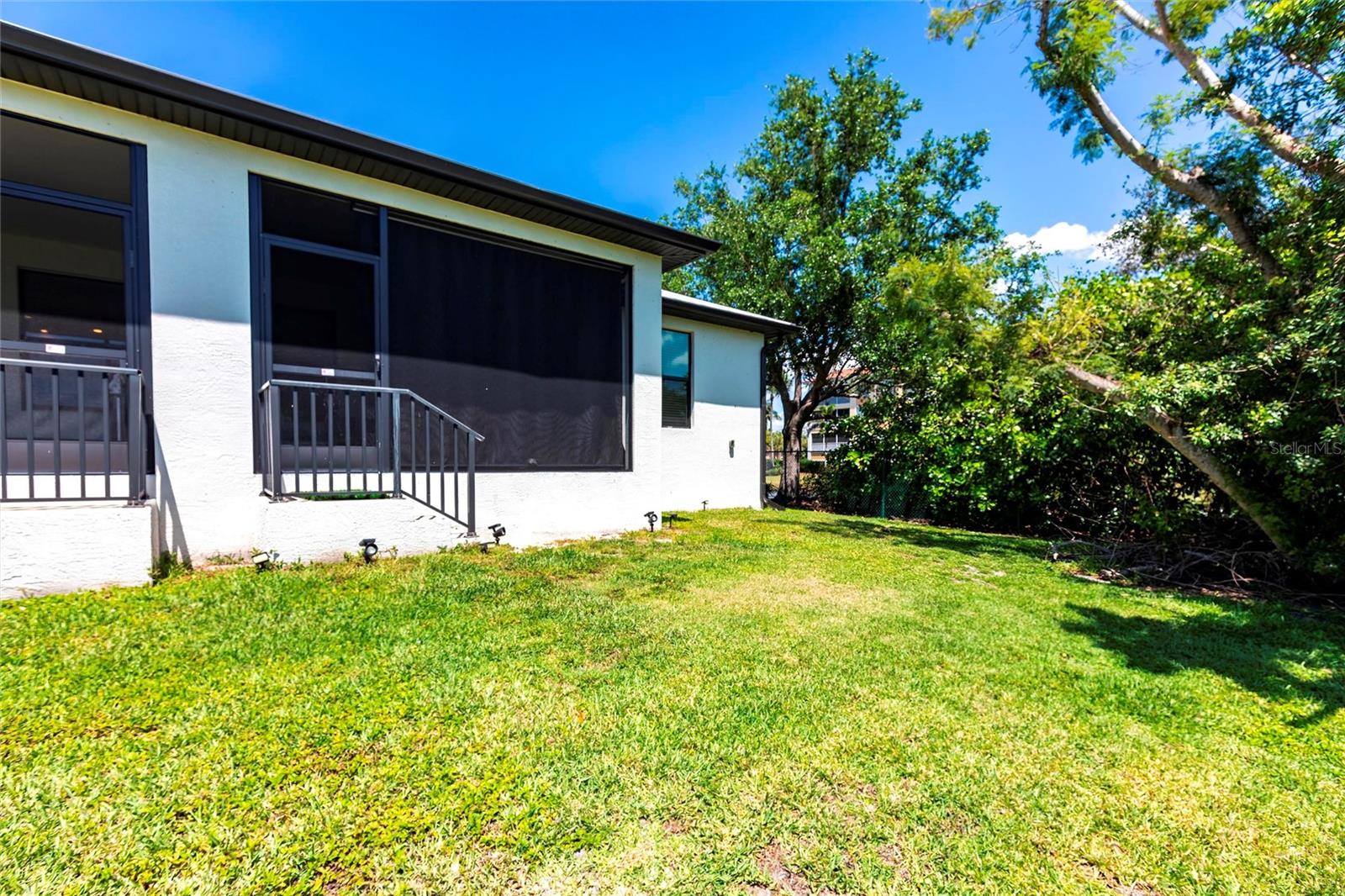2709 Magdalina Dr #101 -102b Property Photo 43