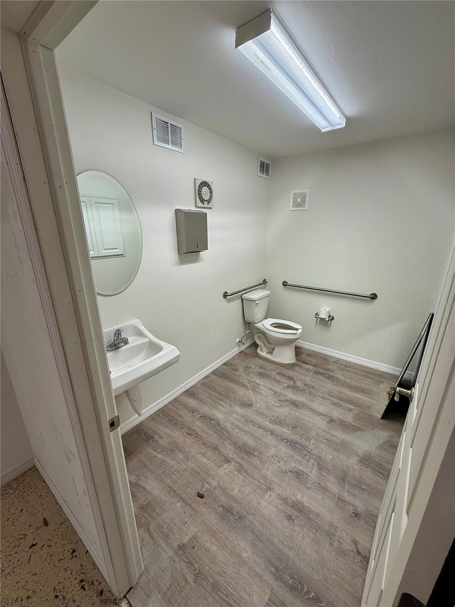 121 E Mckenzie St Property Photo 45