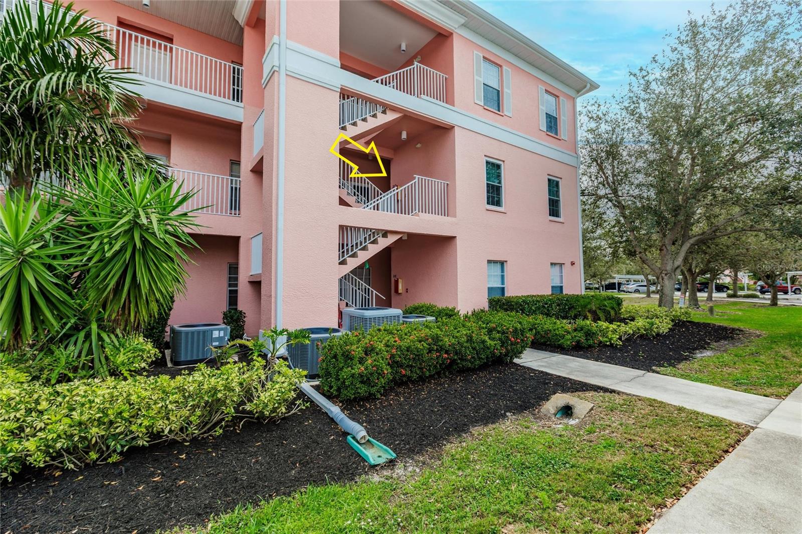 2040 WILLOW HAMMOCK CIR #208 Property Photo 1