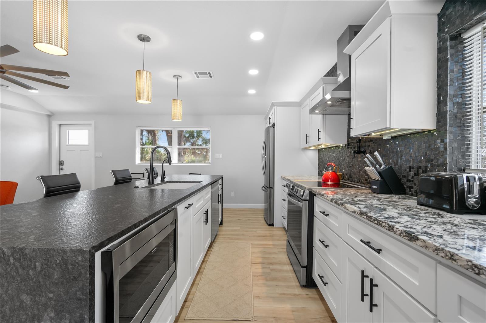 2476 N Beach Rd Property Photo 15