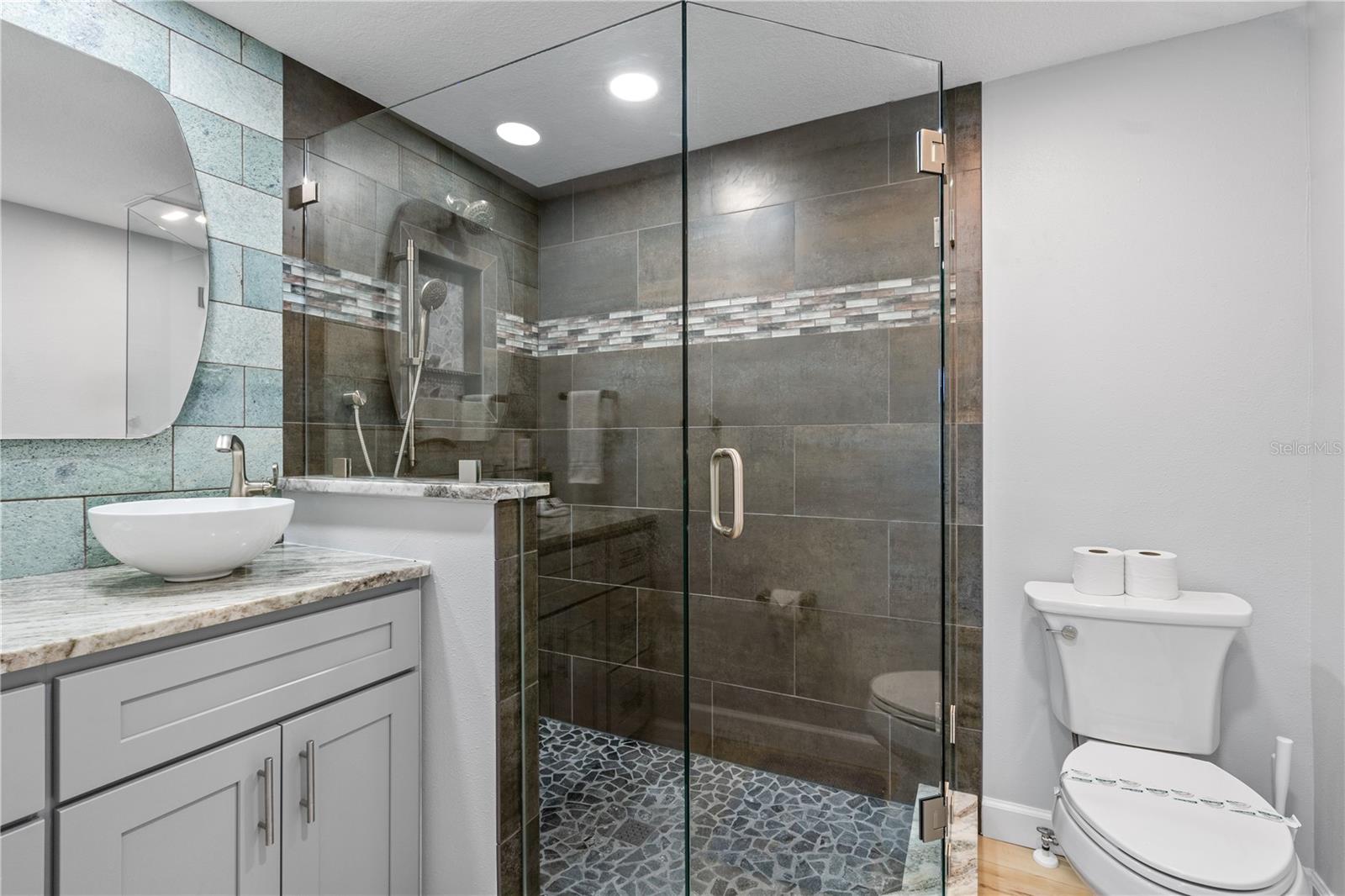 2476 N Beach Rd Property Photo 36