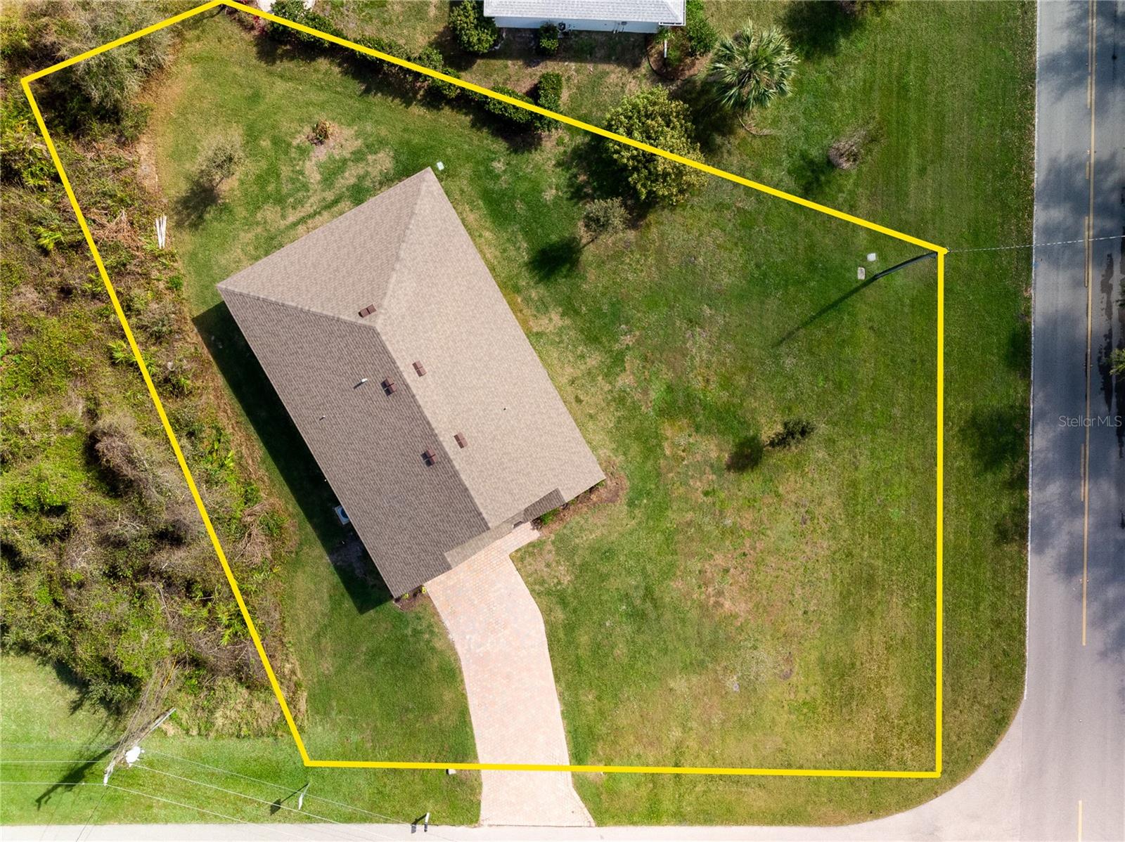 616 Posadas Cir Property Photo 1