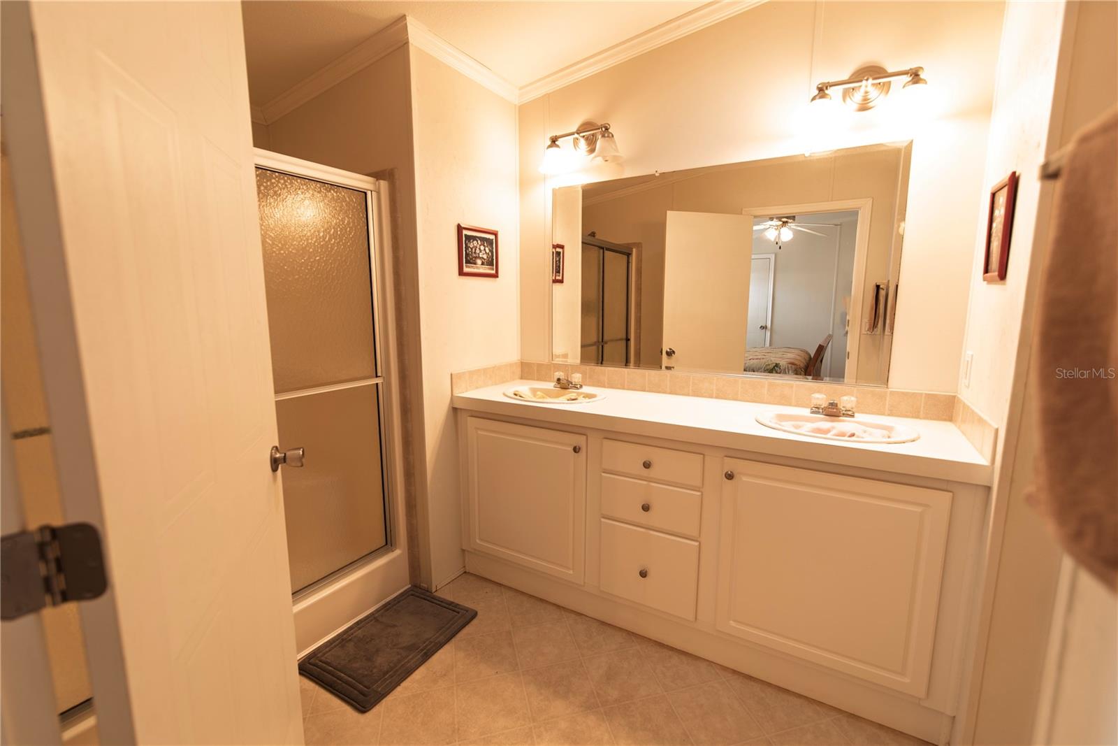 33 Amsterdam Ave Property Photo 12