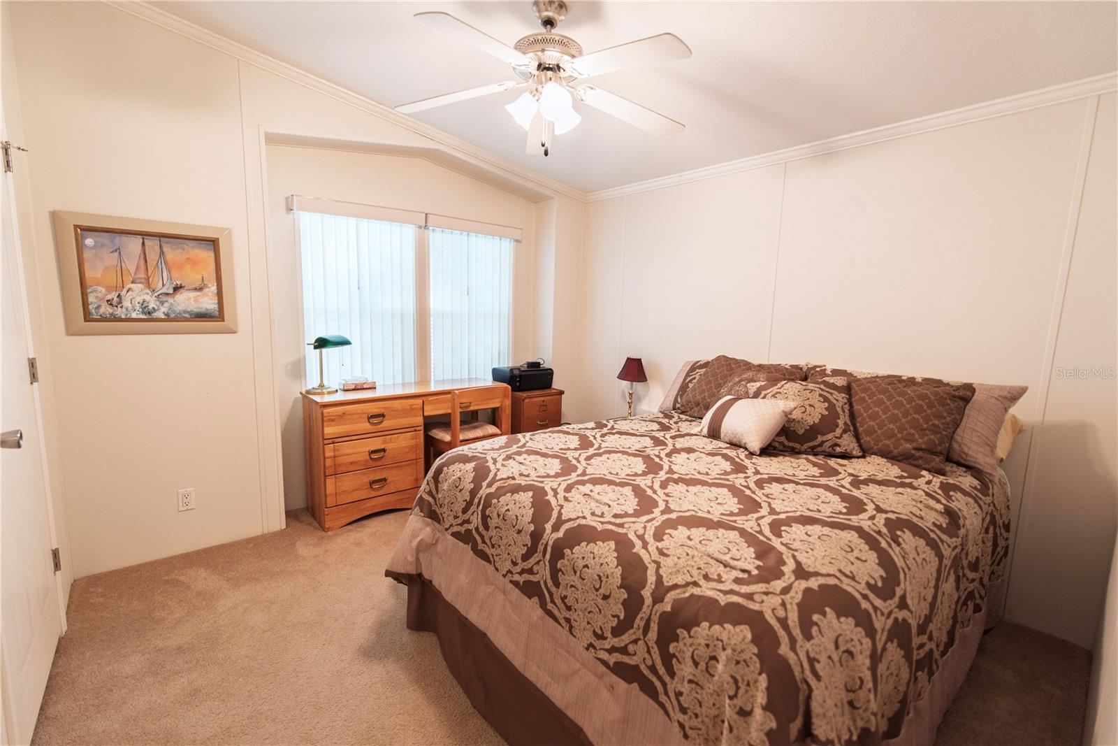 33 Amsterdam Ave Property Photo 13