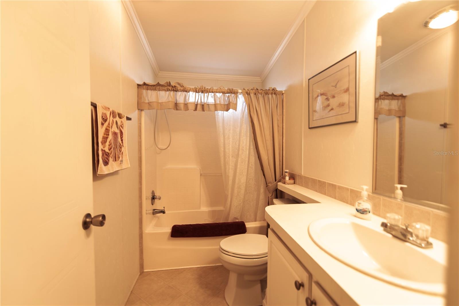 33 Amsterdam Ave Property Photo 14
