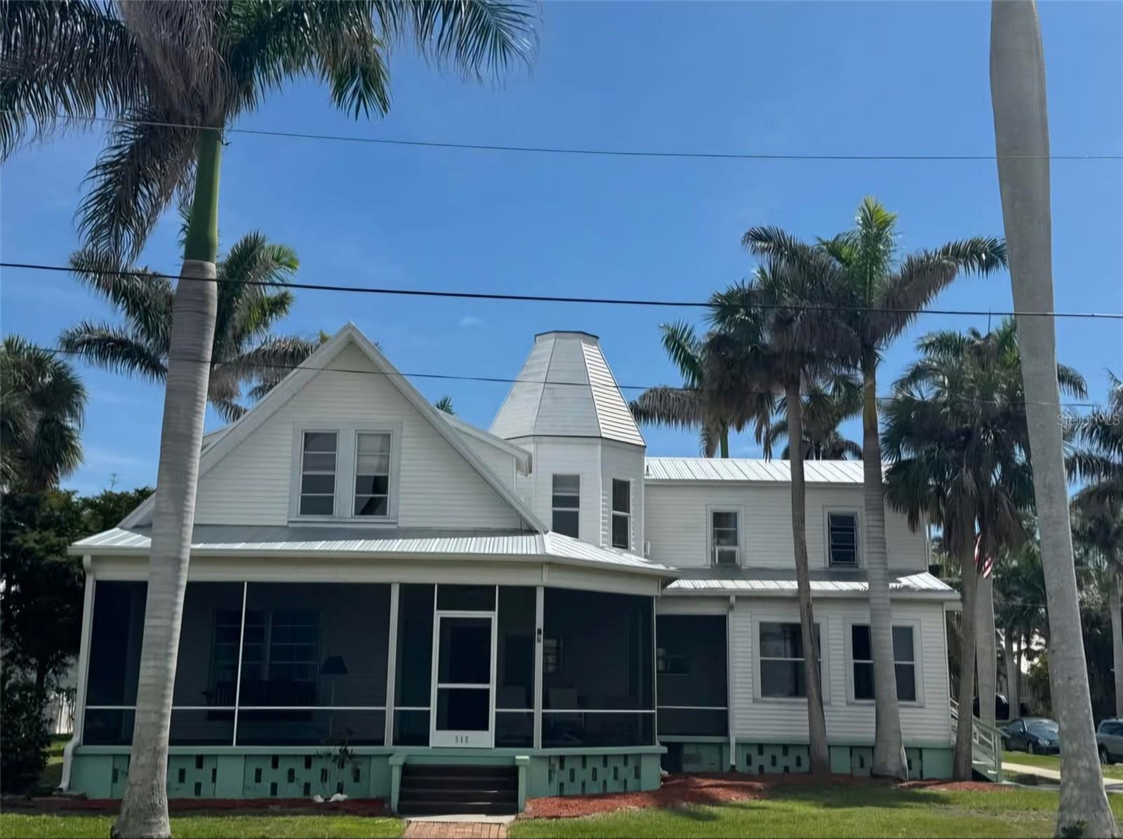 565 W Retta Esplanade #a Property Photo