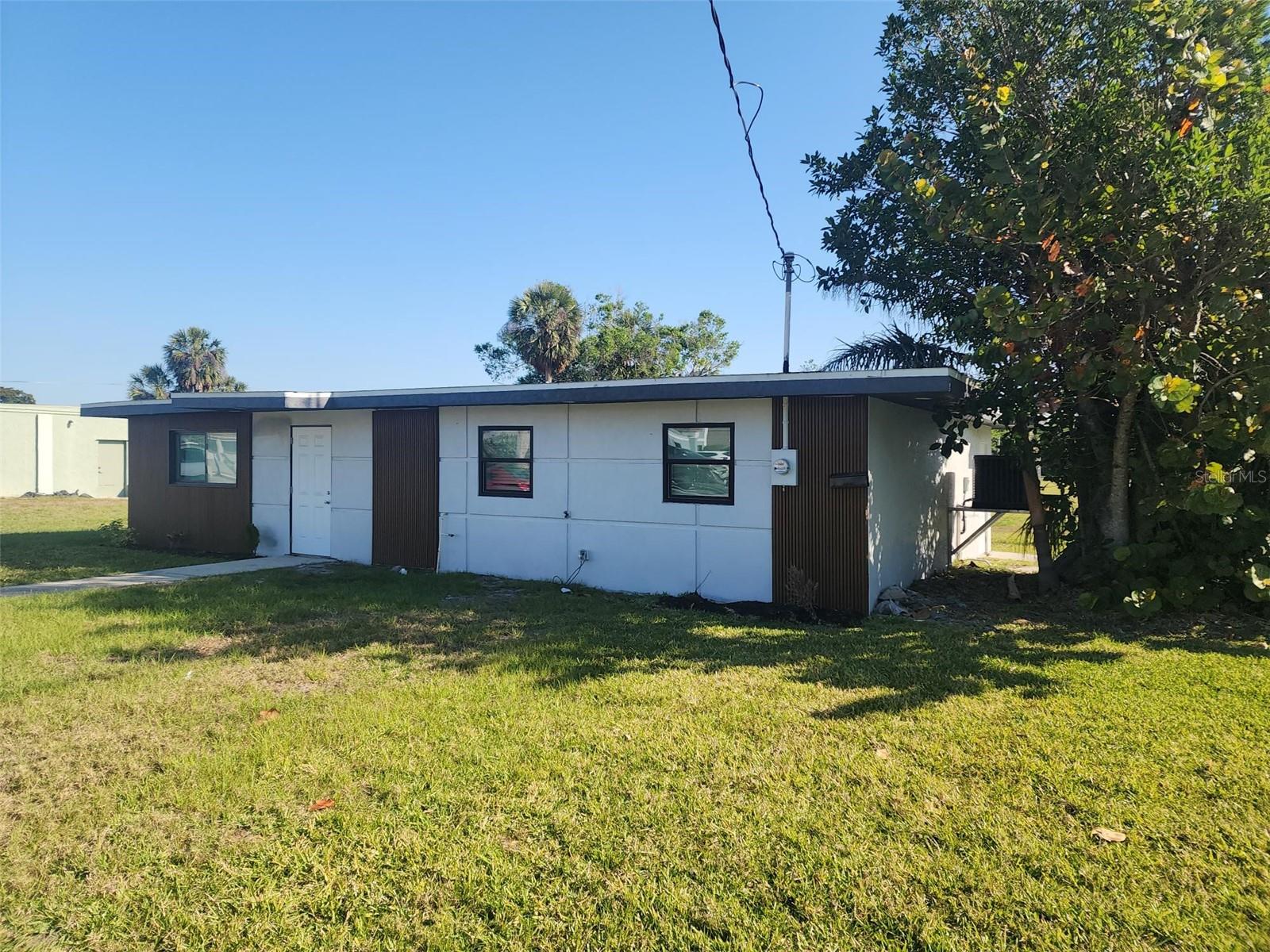 404 Hargreaves Ave Property Photo 5