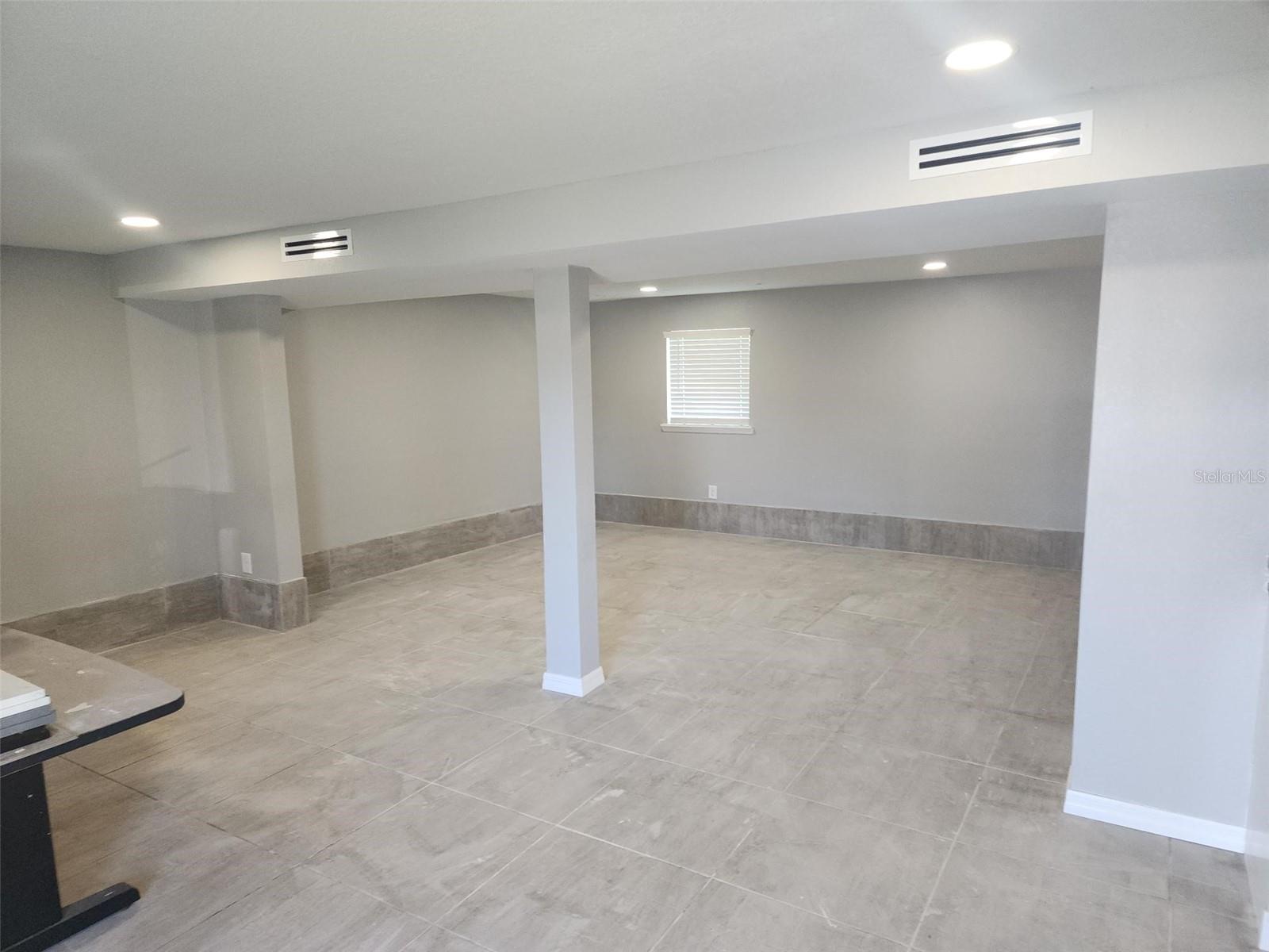404 Hargreaves Ave Property Photo 8