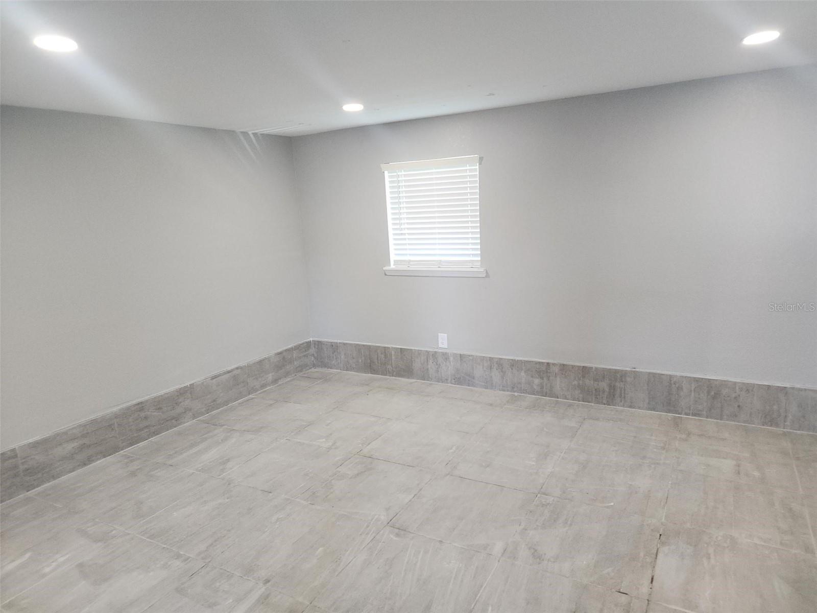 404 Hargreaves Ave Property Photo 9