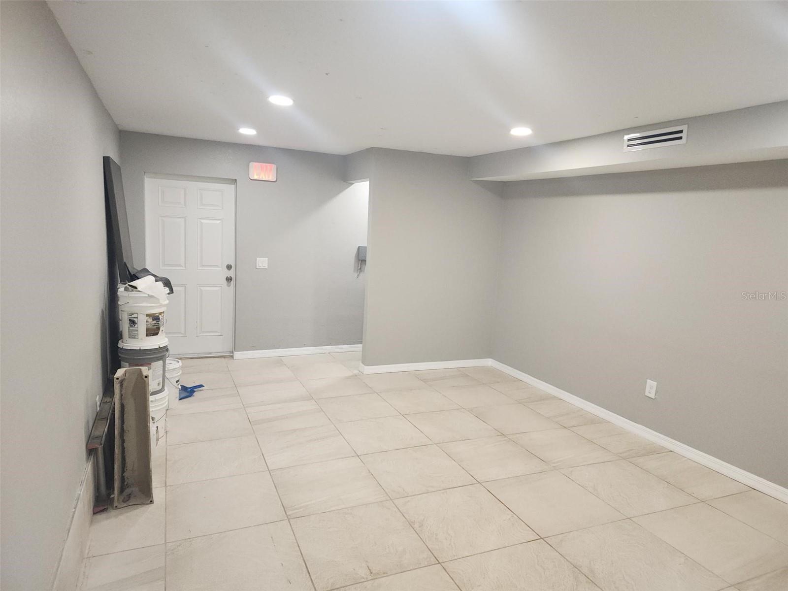 404 Hargreaves Ave Property Photo 10