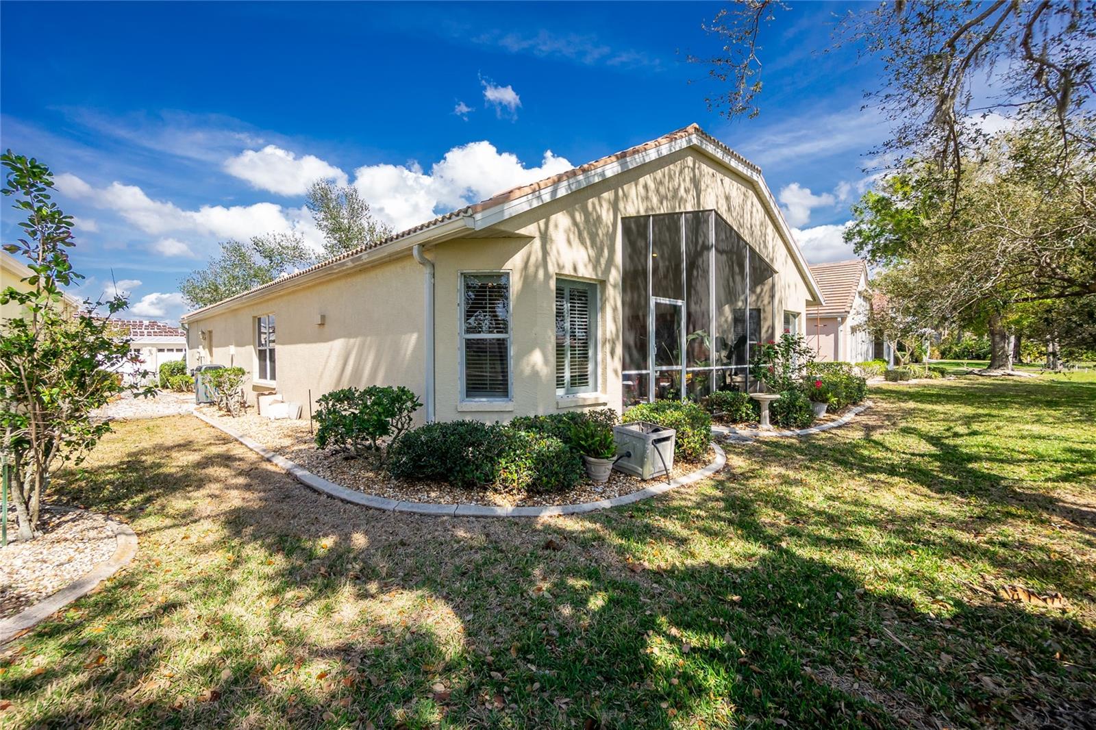 26162 Stillwater Cir Property Photo 2