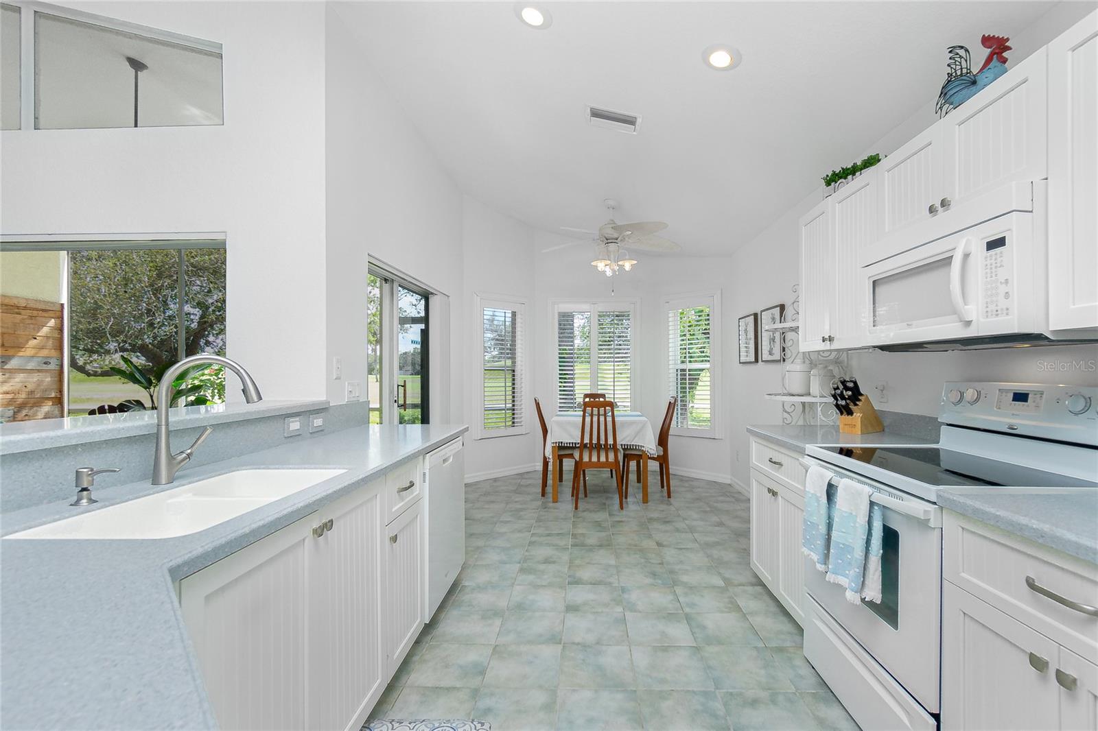 26162 Stillwater Cir Property Photo 11