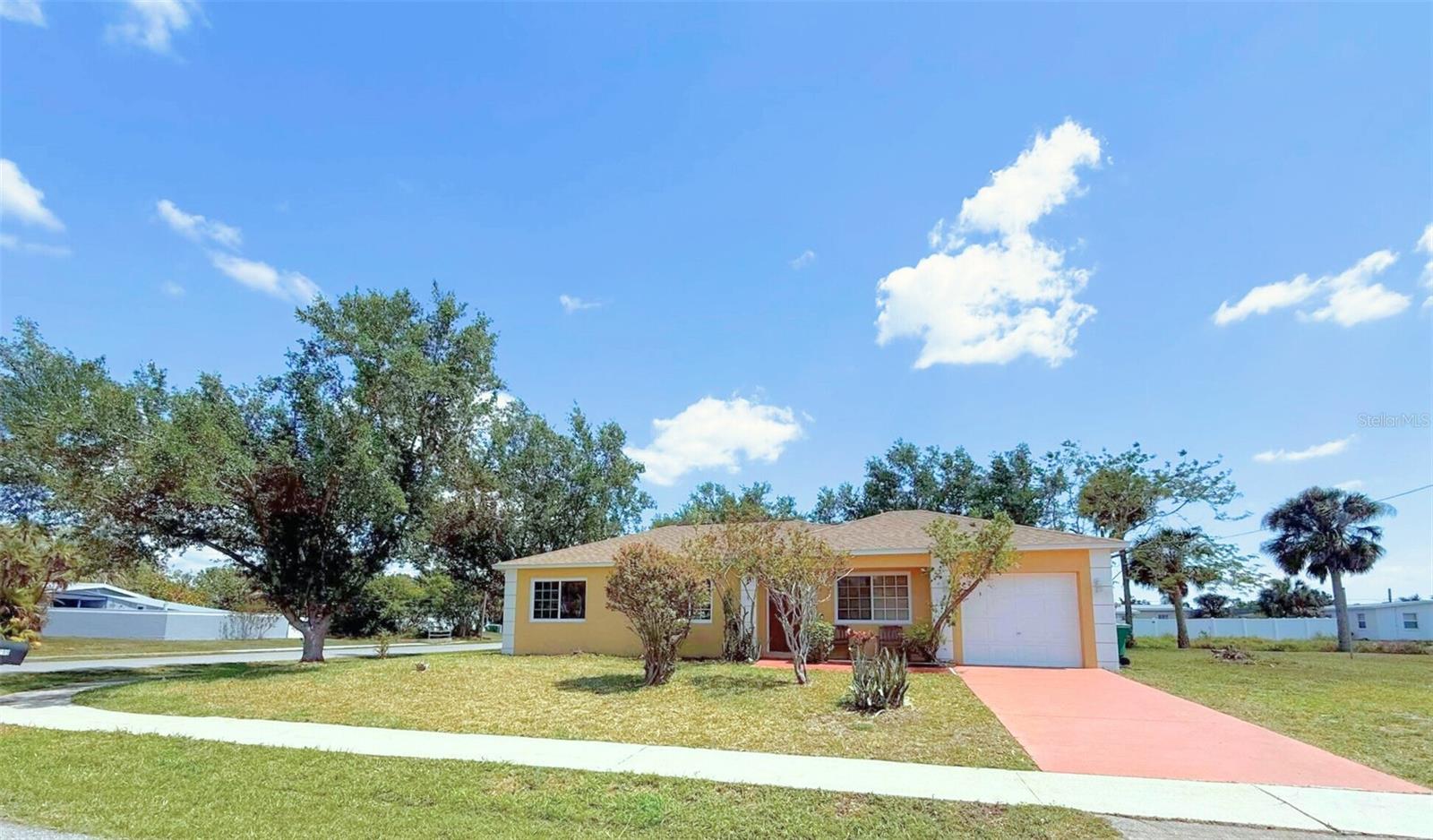 22299 Catherine Ave Property Photo