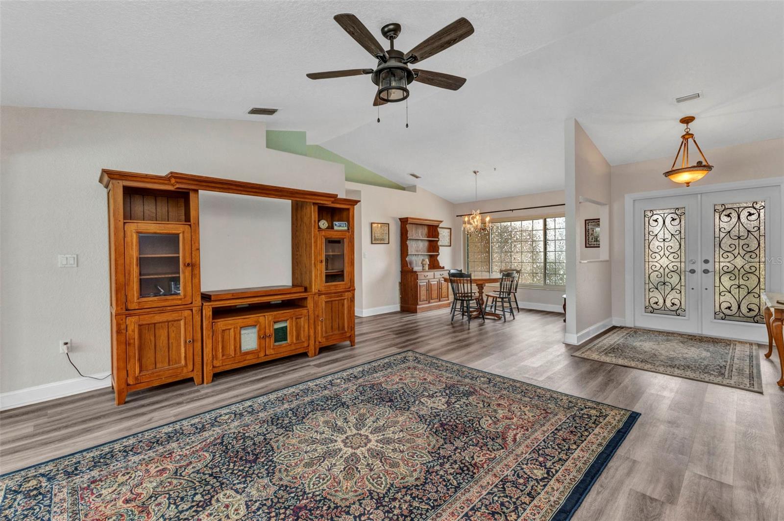 23531 Dunstan Ave Property Photo 4