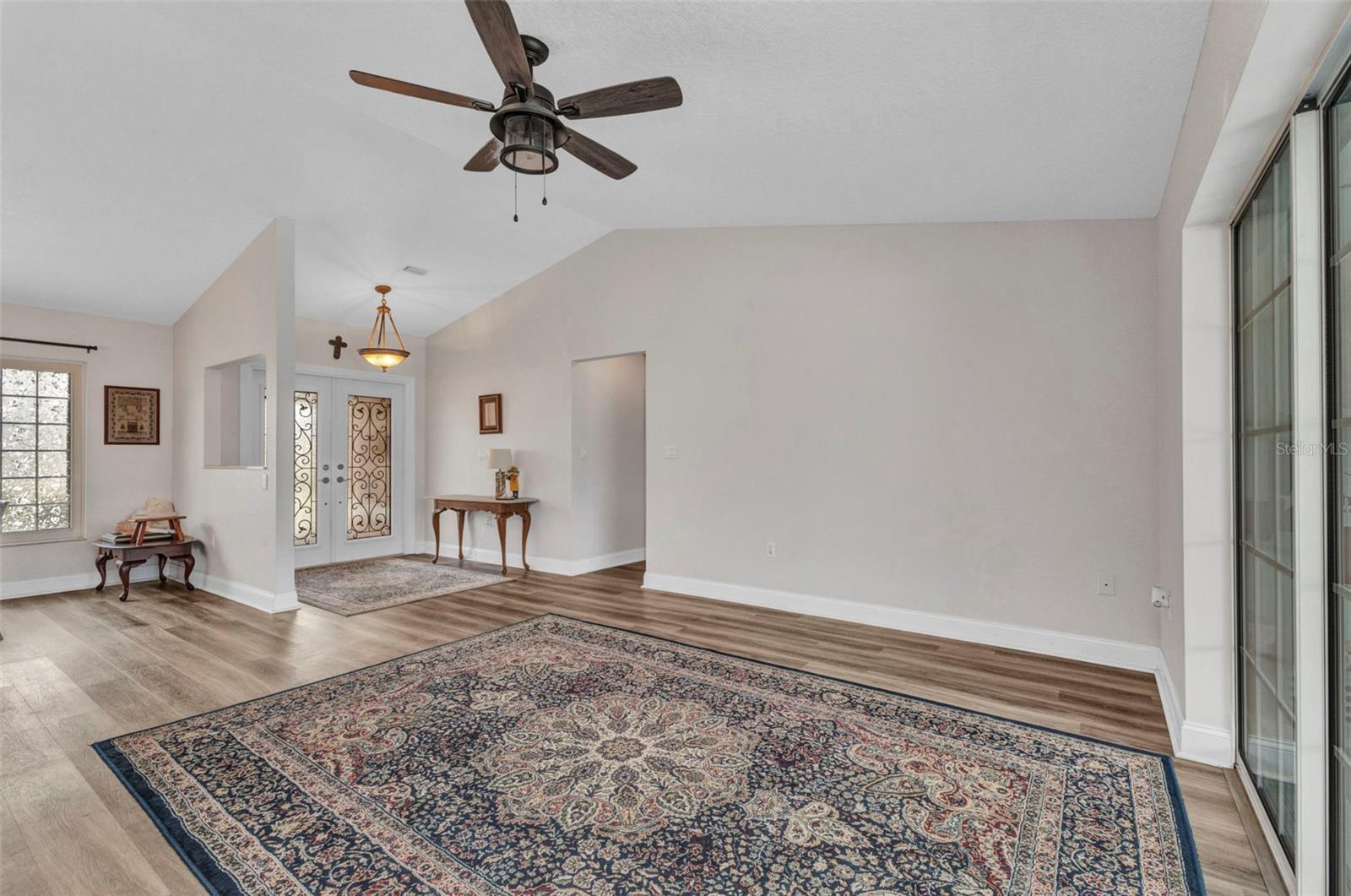 23531 Dunstan Ave Property Photo 5
