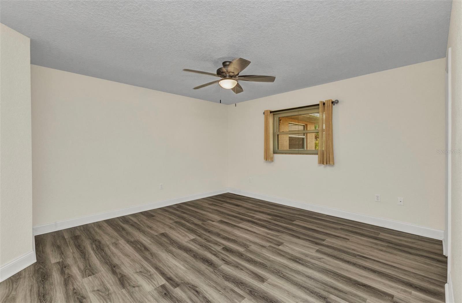 23531 Dunstan Ave Property Photo 16