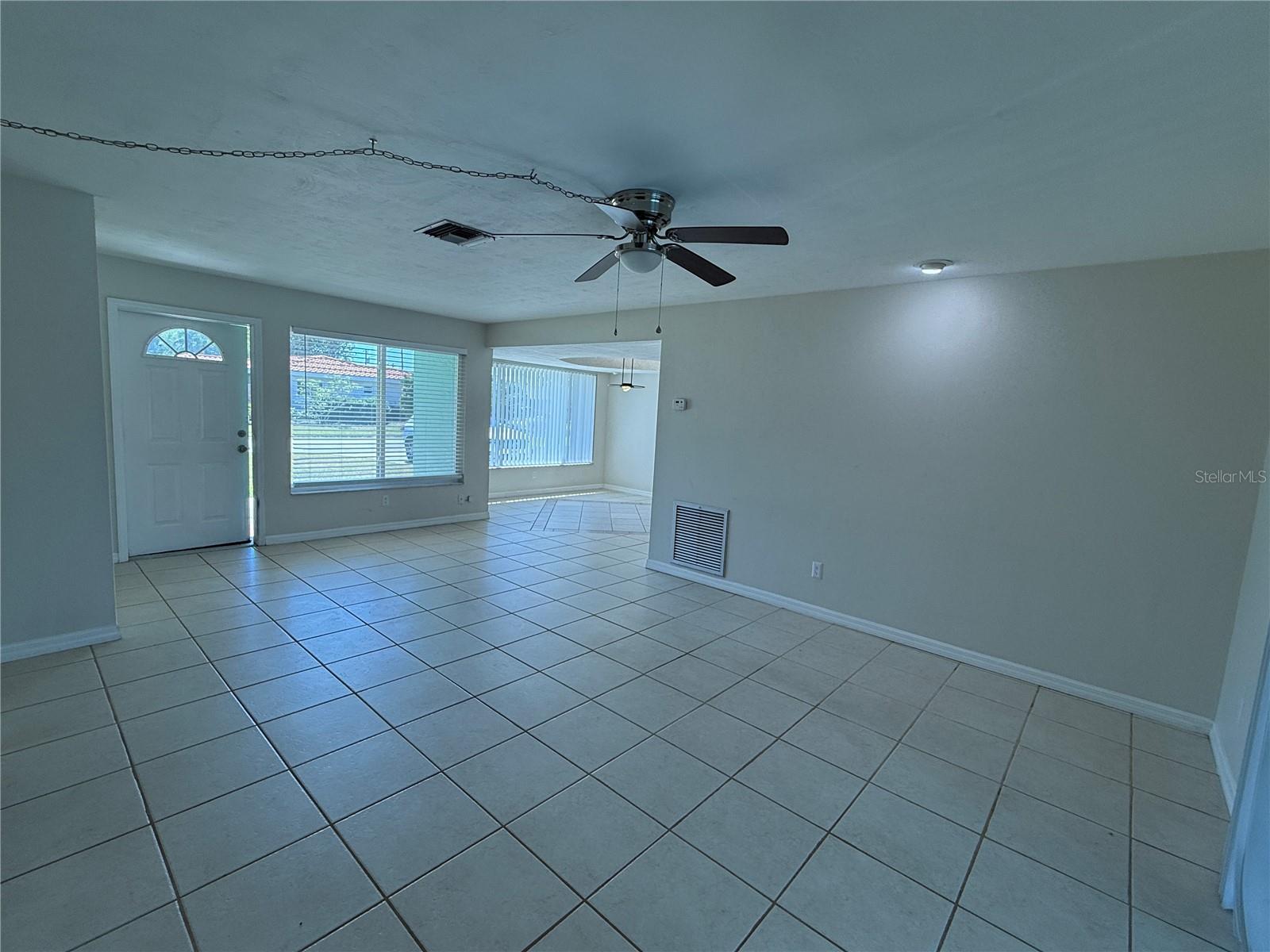 1709 Ne 7th Ter Property Photo 6