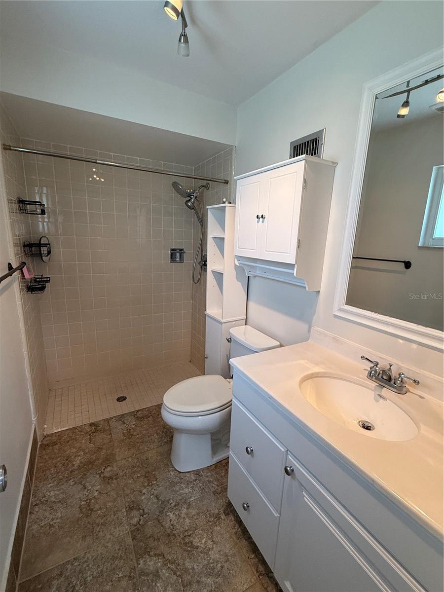 1709 Ne 7th Ter Property Photo 14