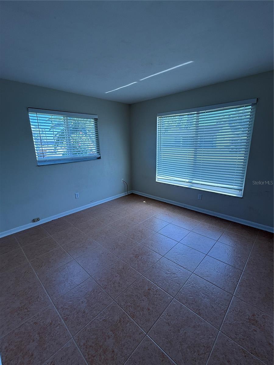 1709 Ne 7th Ter Property Photo 15