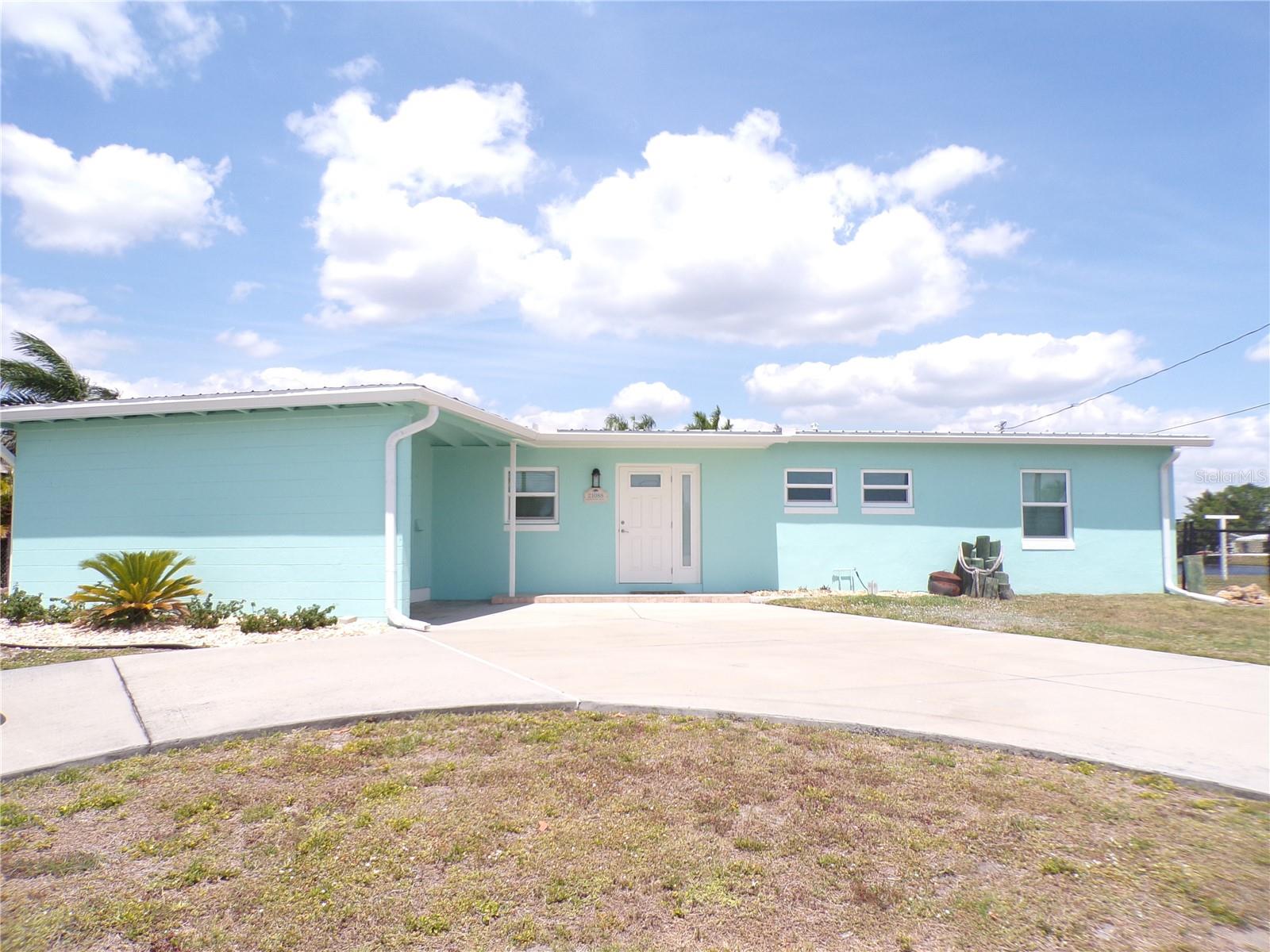 33952 Real Estate Listings Main Image