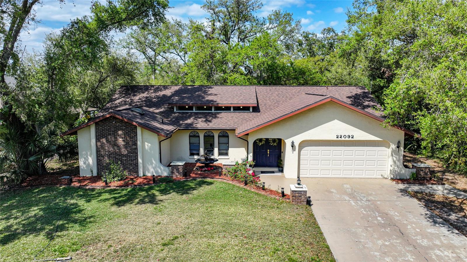22092 Bombay Ave Property Photo